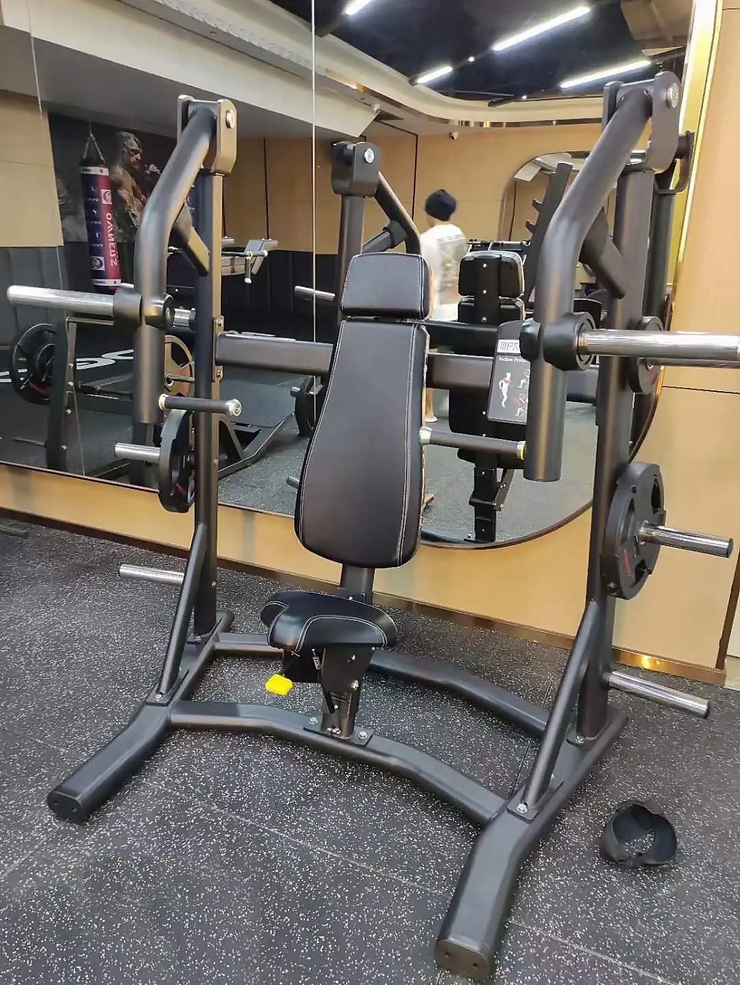 Precor Discovery Plate-Loaded Chest Press