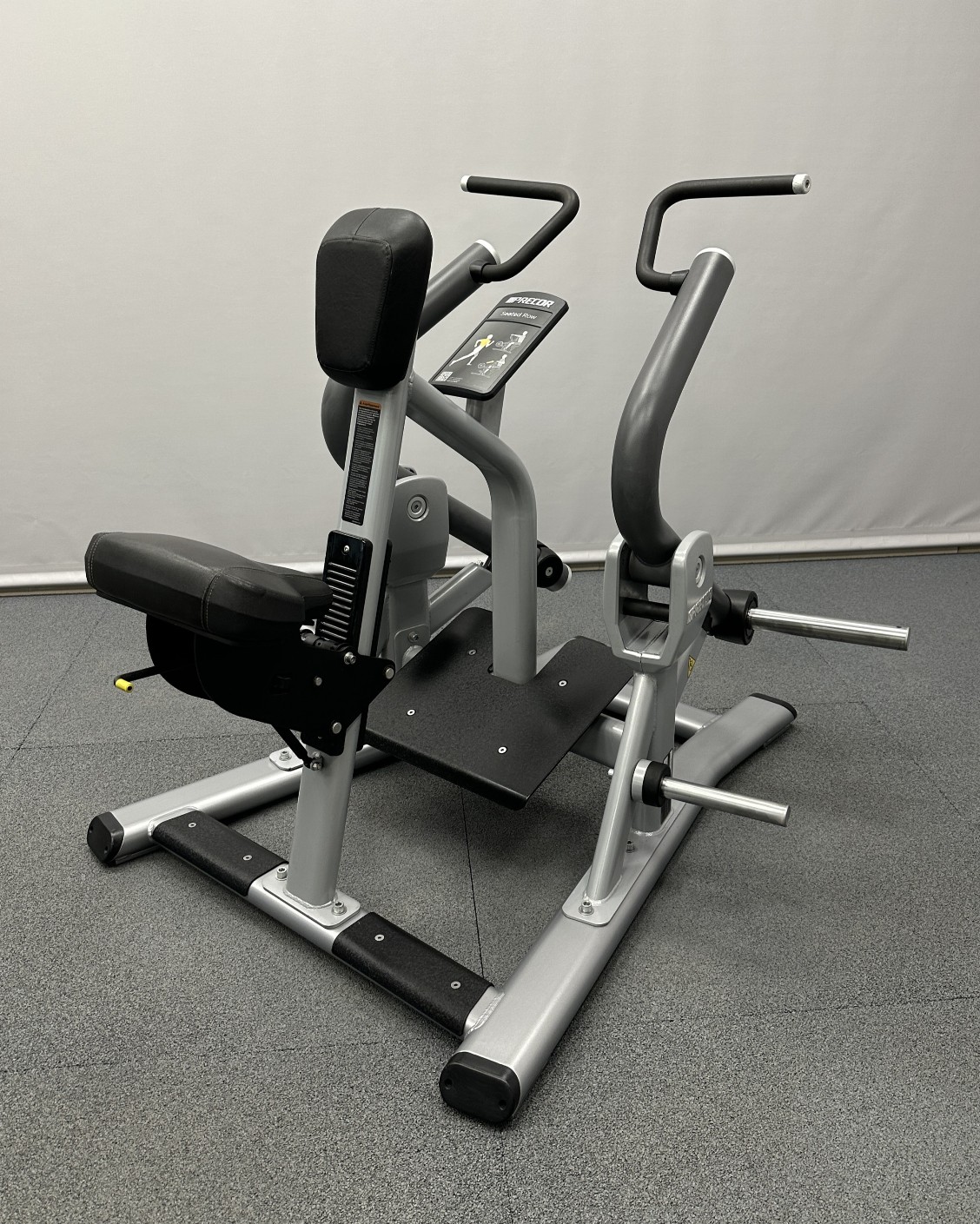 Precor Discovery Plate Loaded Seated Row