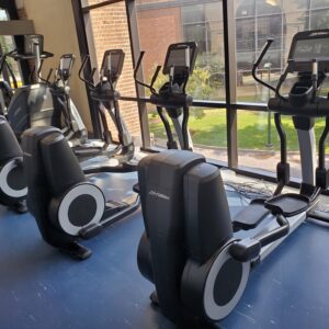 Life Fitness 95X Discover SE Elliptical