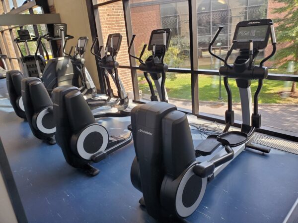 Life Fitness 95X Discover SE Elliptical