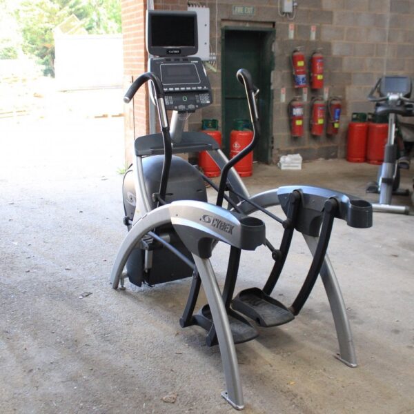 Cybex 750AT Arc Trainer Elliptical with PVS