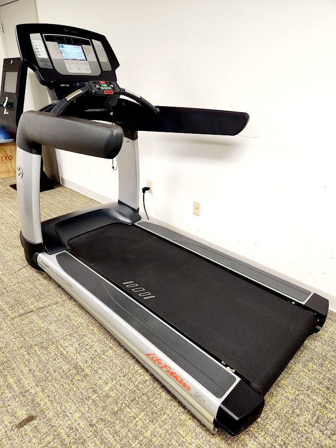 Precor TRM885 Treadmill with P82 Console