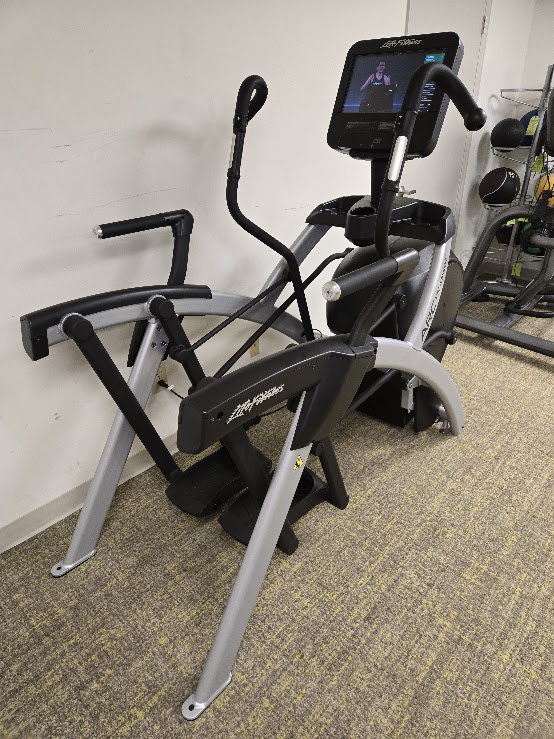 Life Fitness Discover SE3 Arc Trainer