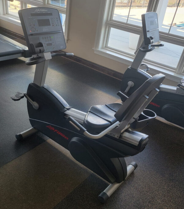 Life Fitness CLSR Integrity Recumbent Bike