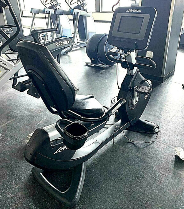 Life Fitness Discover SI Recumbent Bike