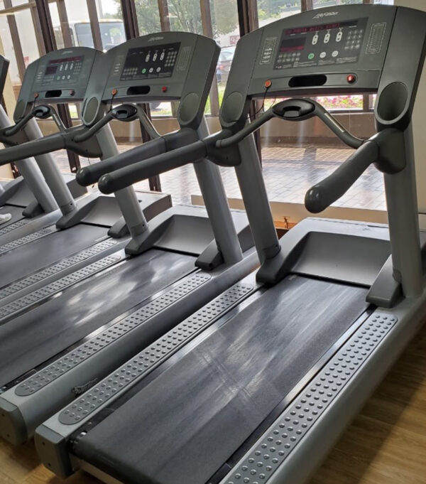 Life Fitness Integrity Treadmill