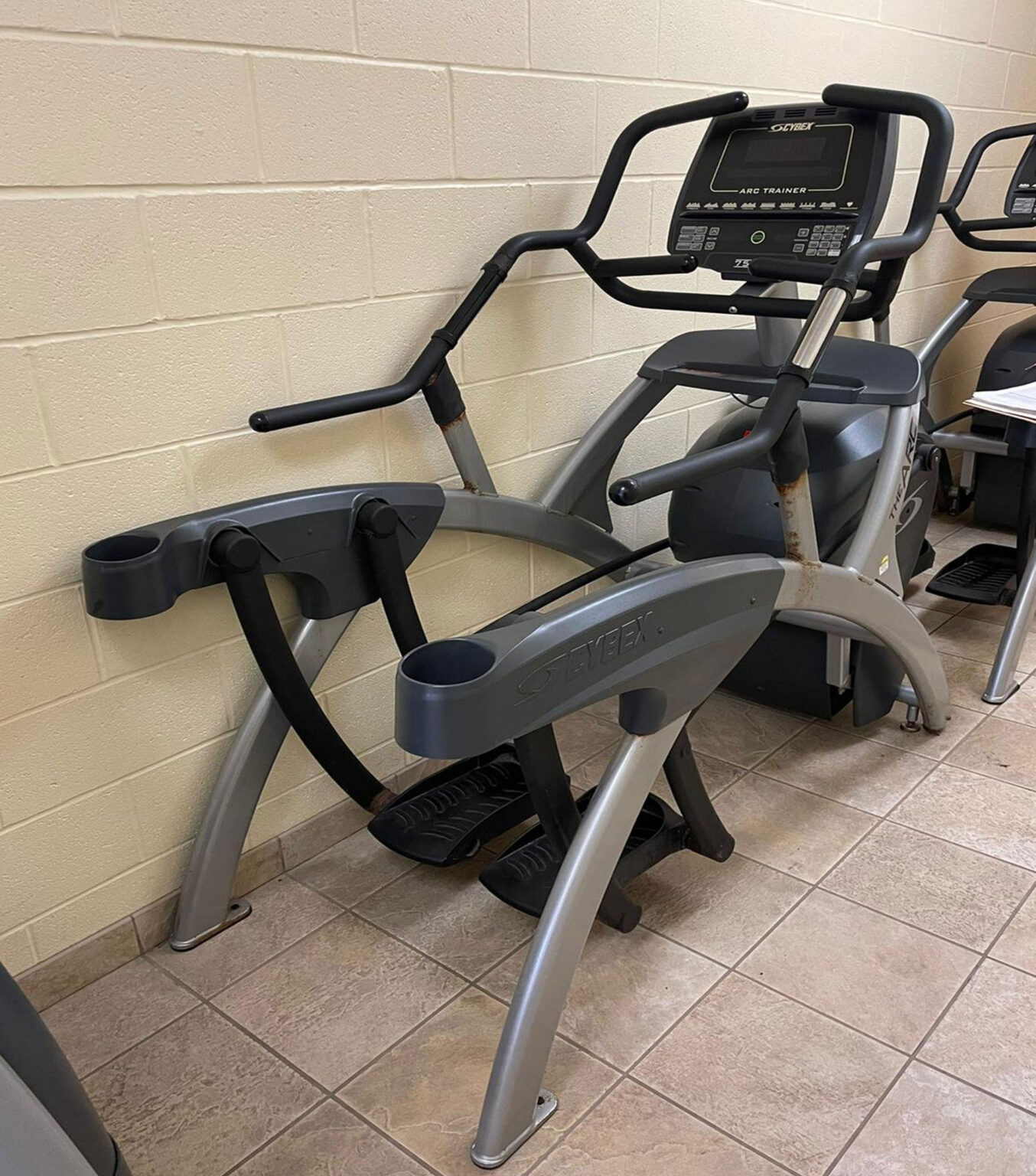 Cybex 750A Arc Trainer